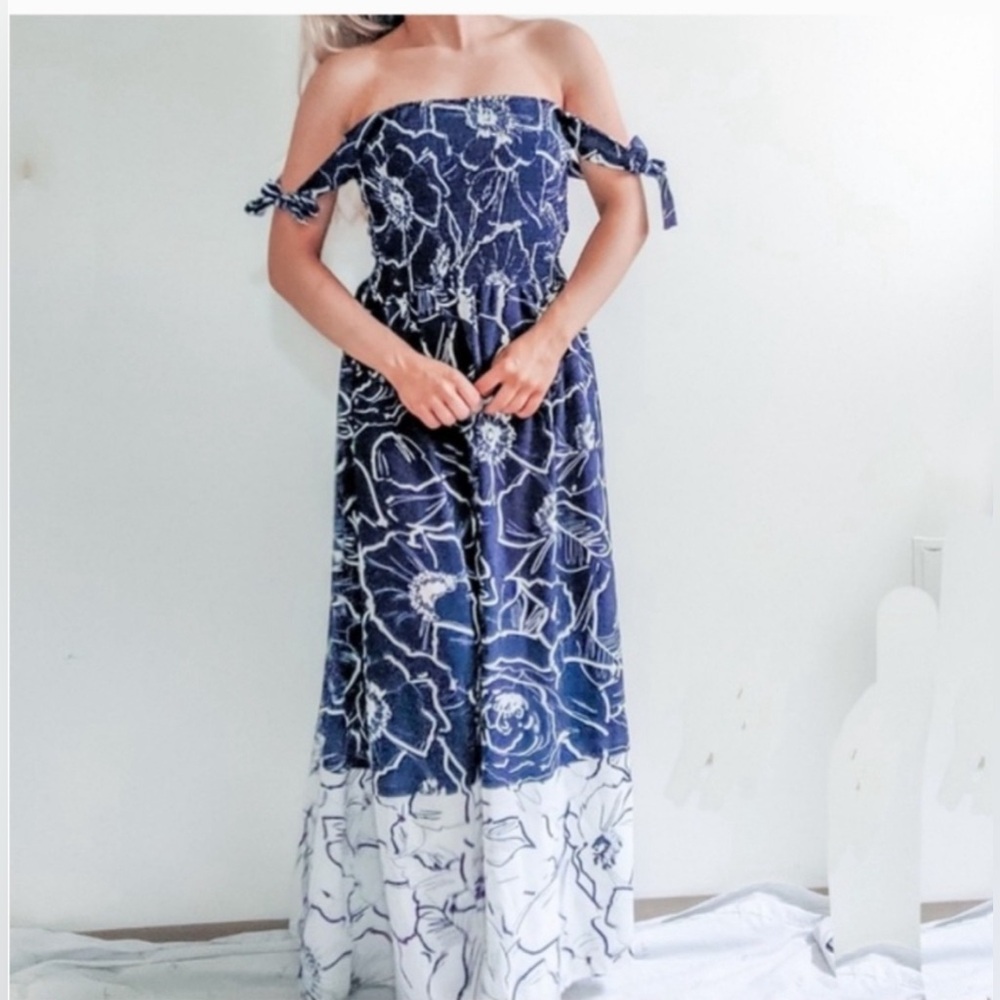 Roz & Ali Floral Tie Shoulder Bow Stretchy Smocked Maxi Dress Size 6